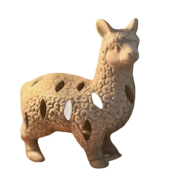 Llama Figurine Potpurri Holder. |  Nature Inspired Decor - Picture 1 of 3